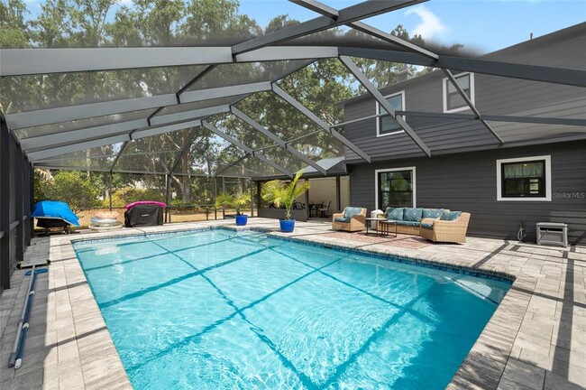 Building Photo - 6618 Country Club Rd