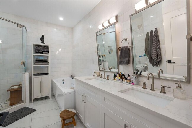 Building Photo - 2741 Via Cipriani