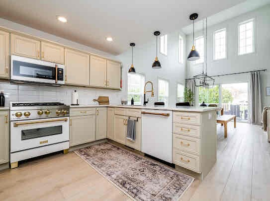 Building Photo - 428 Island Pointe Dr