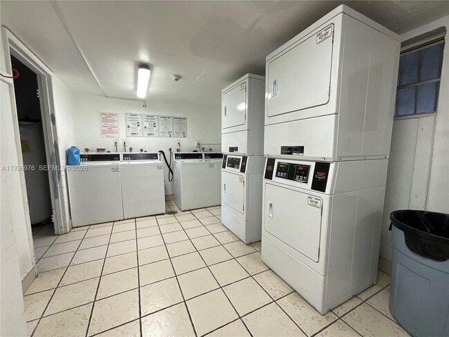 Building Photo - 820 NW 87th Ave