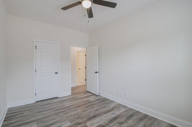 Building Photo - 550 Peachers Mill Rd