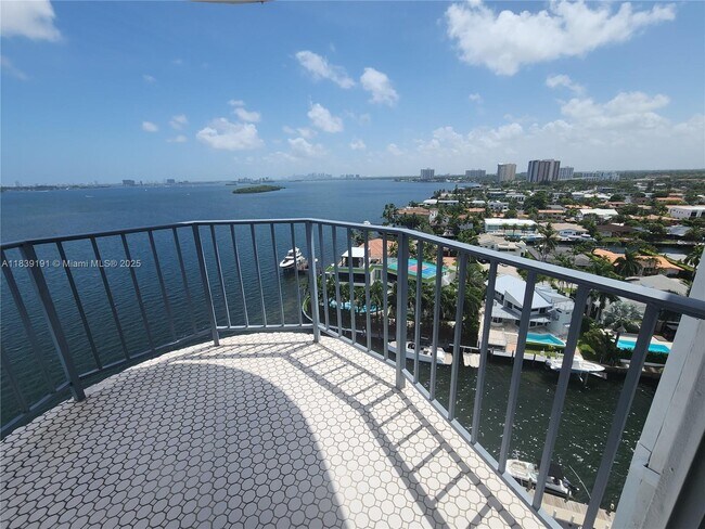 Building Photo - 11930 N Bayshore Dr