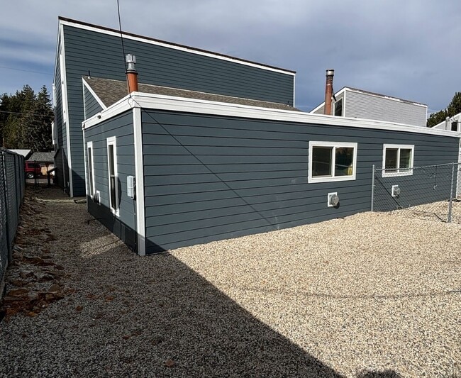 Building Photo - 163 Michelle Dr