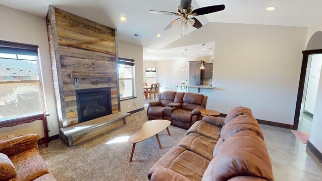 Building Photo - Partially Furnished Home