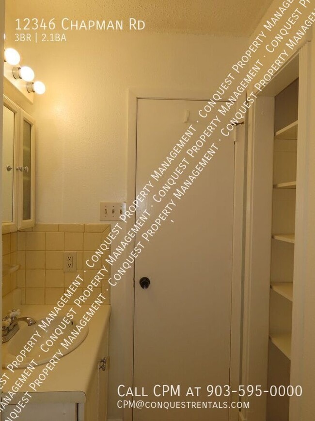 Building Photo - 12346 Chapman Rd