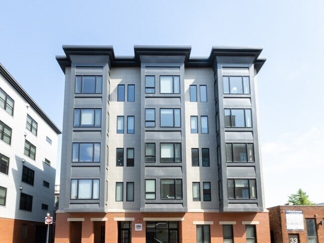 Building Photo - 39 A St