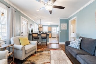 Building Photo - 9 Brookview Cir