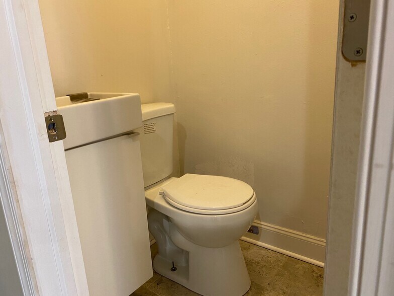 powder room - 2530 N 18th St
