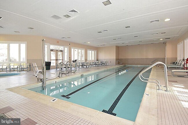 Building Photo - 701 Orchard Overlook