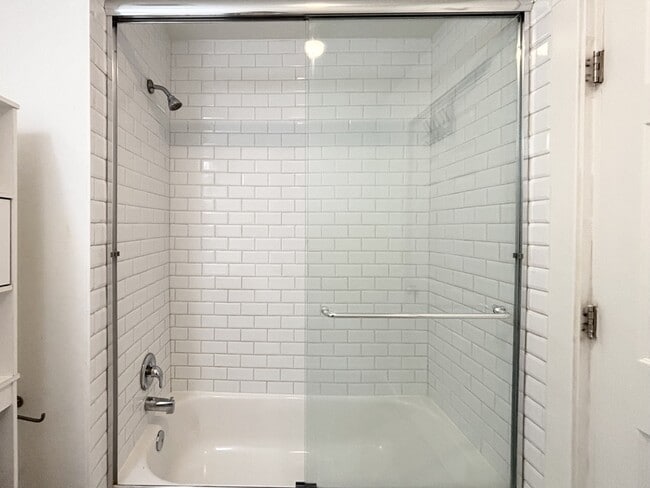 Building Photo - 379 E 800 S