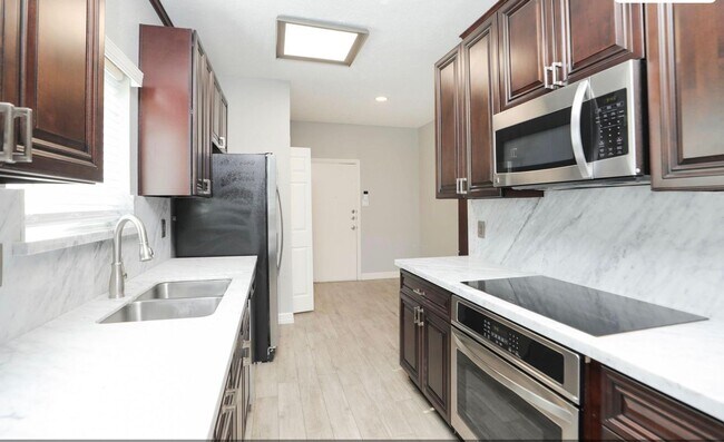 Building Photo - For Lease | 2 Bed, 2 Bath | 1,630 Sq Ft | ...