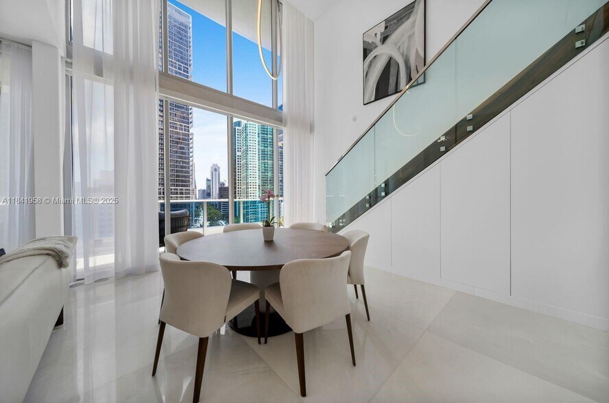 Building Photo - 200 Biscayne Boulevard Way