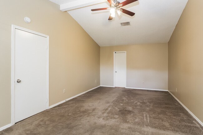 Building Photo - 3719 Lemon Tree Ln