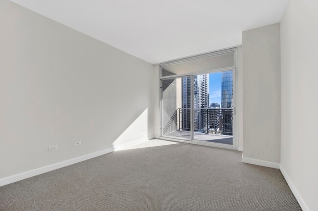 Building Photo - 1250 S Michigan Ave