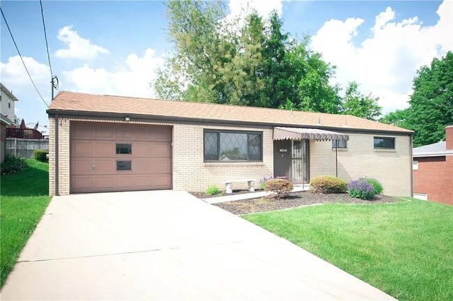 Building Photo - 2312 Perricrest Dr