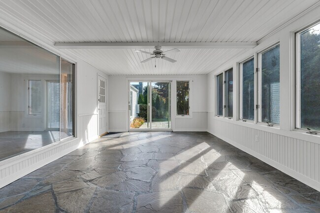 Building Photo - 14 Neptune Ave