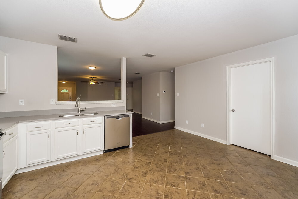 Building Photo - 1708 Diamond Lake Trail