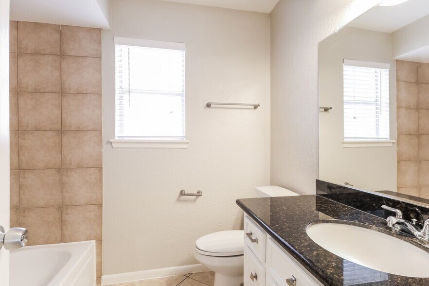 Building Photo - 11906 Swan Creek Dr