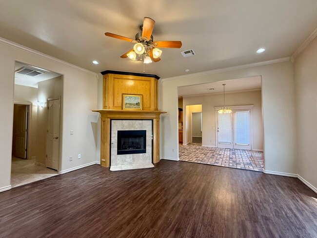 Building Photo - Beautiful Home in Moore - 3 Bed, 2 Bath, P...