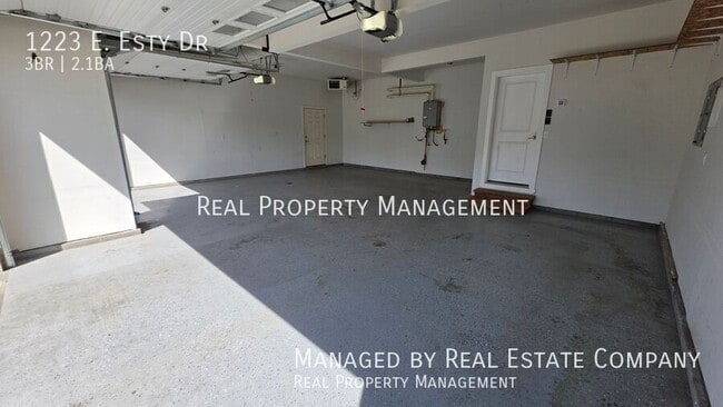 Building Photo - 1223 E Esty Dr