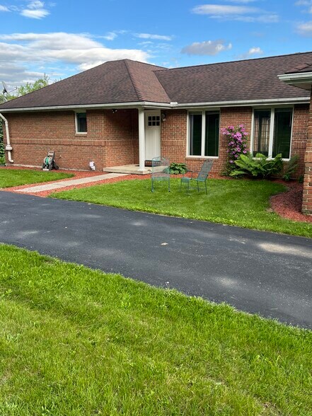 Building Photo - 777 S Mink Rd