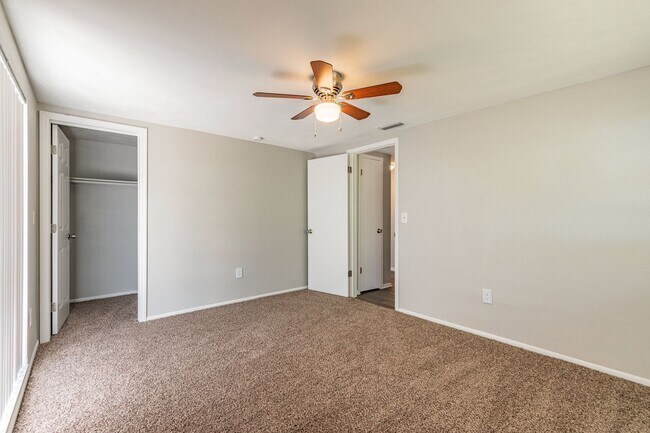Building Photo - 3/2/1 in Port Richey