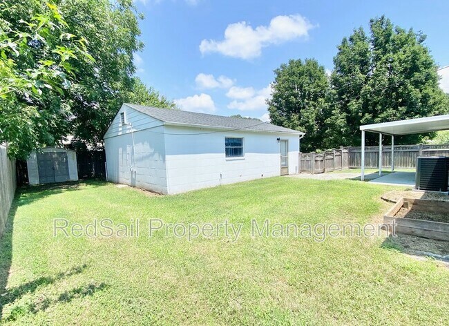 Building Photo - 164 Mark Twain Dr