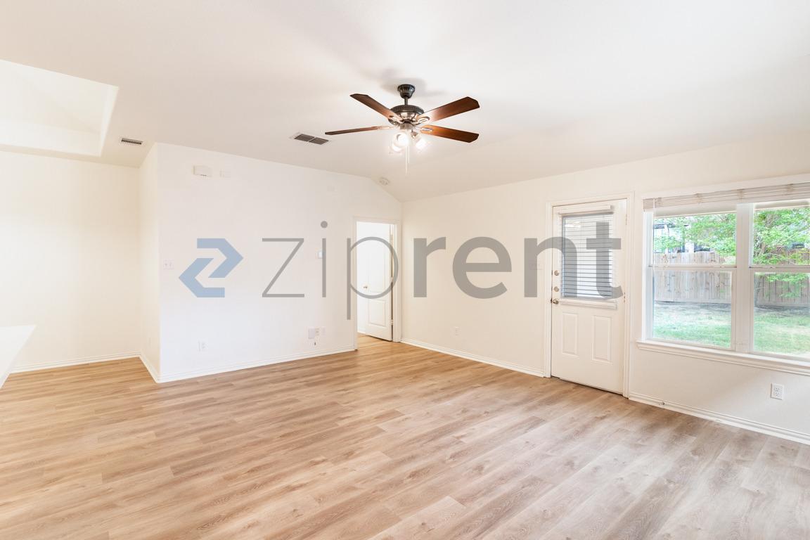 Building Photo - 232 Strawberry Blonde Dr