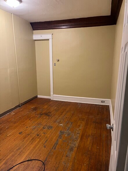Building Photo - 127 Spring St