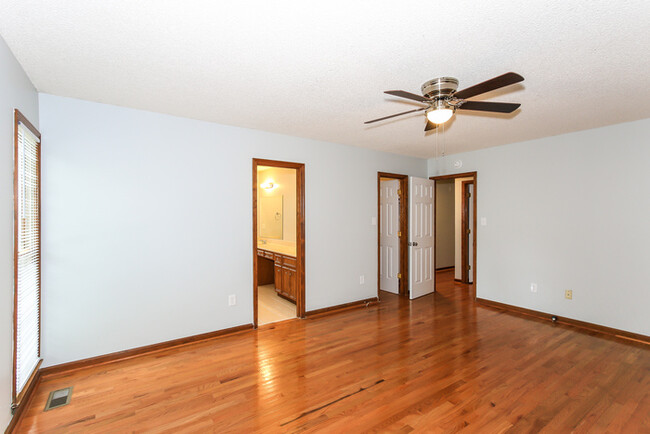 Building Photo - Charming 3 Bedroom in Evans!