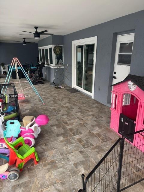 Building Photo - 702 NW Orchid St