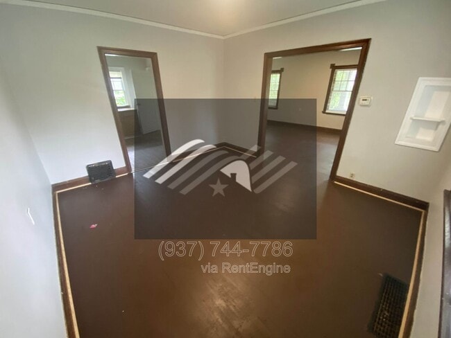 Building Photo - 500 W Parkwood Dr