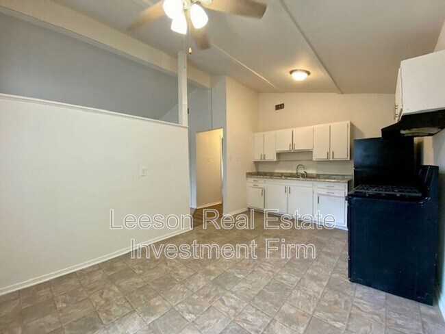 Building Photo - 1311 Elsa Jane St