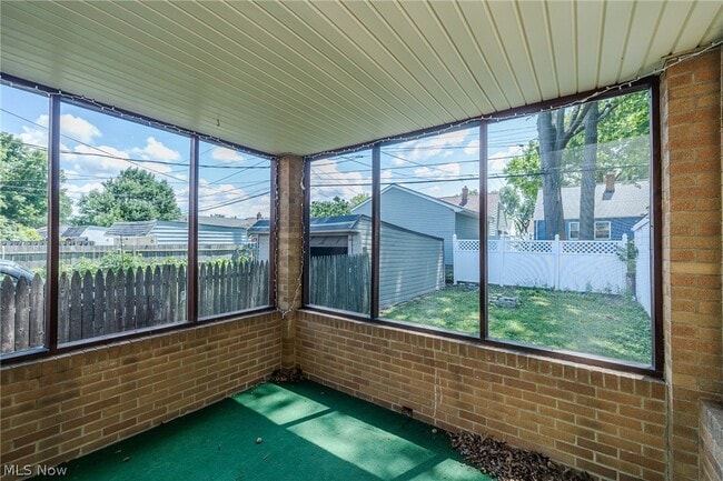 Building Photo - 8221 Pelham Dr