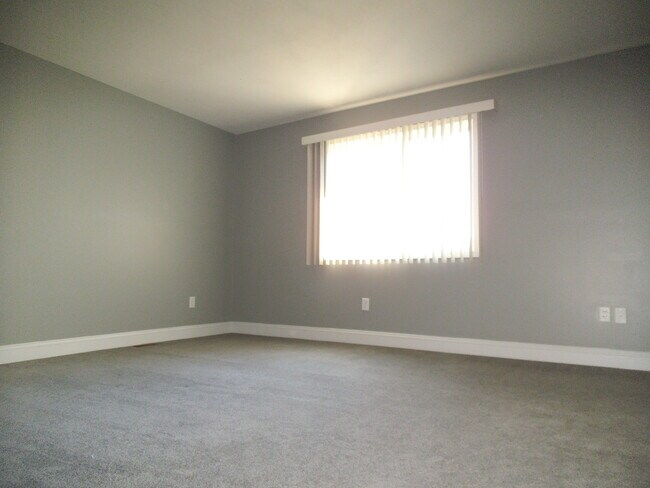 Bedroom - 51 4th Ave