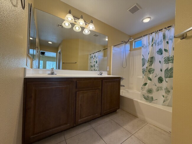 Building Photo - 10811 Ackers Dr