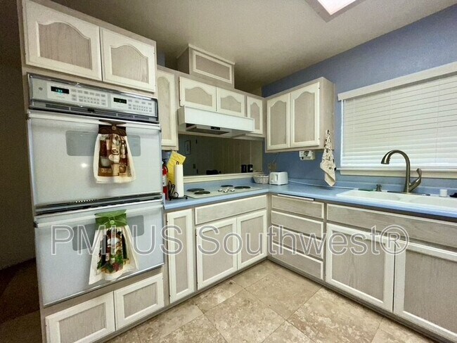 Building Photo - 3375 Sharon Ln