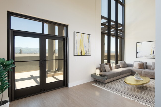 Primary Photo - The Penthouses at Vendome Place