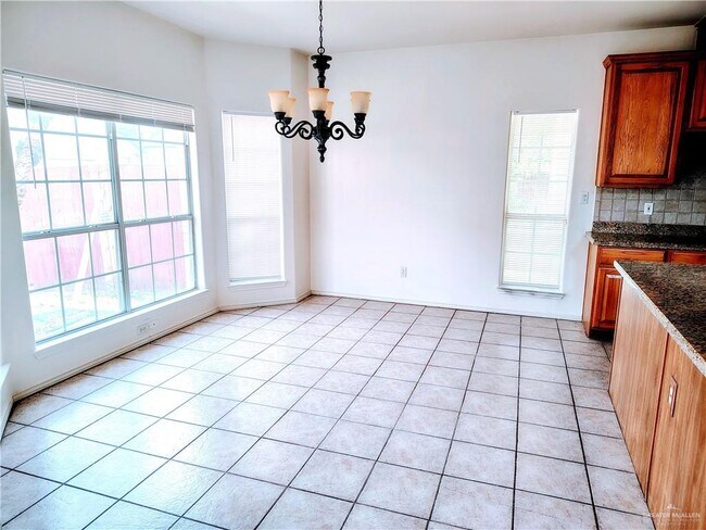 Building Photo - 3504 El Jardin St