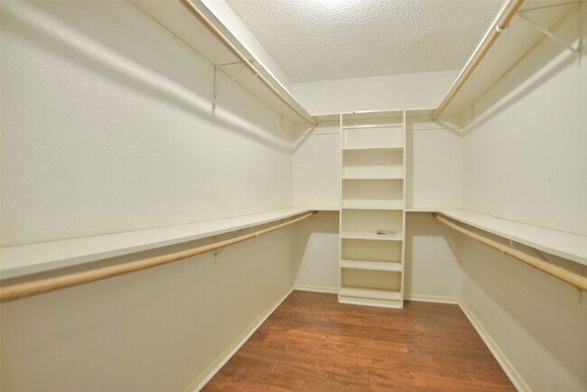 Building Photo - 3009 Rose Ln