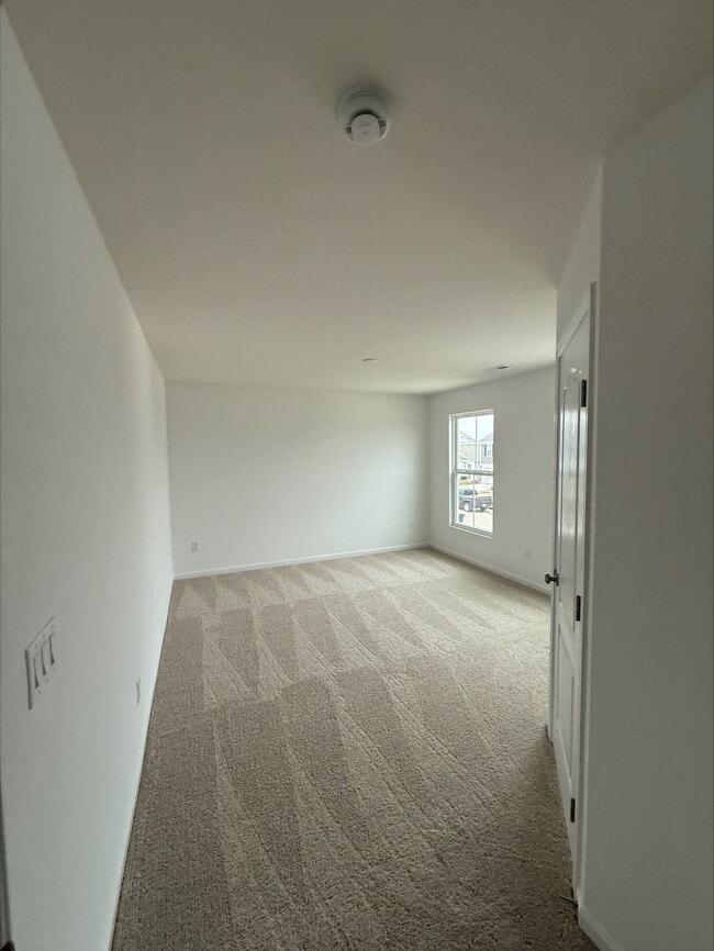 Building Photo - 3345 Sunbeam Pl