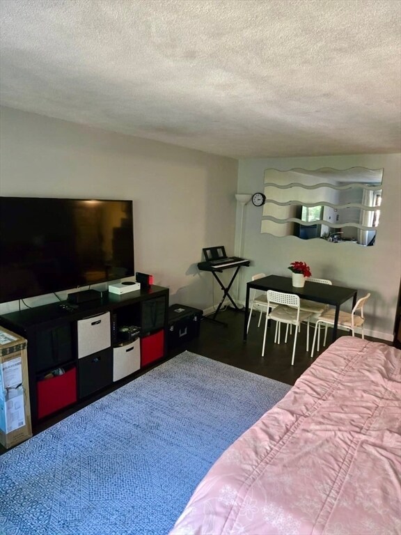 Building Photo - 15 Walbridge St