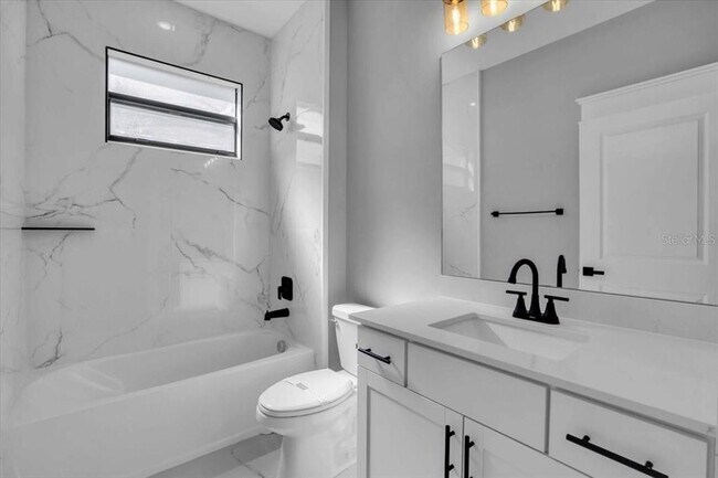 Building Photo - 15159 Sea Salt Wy