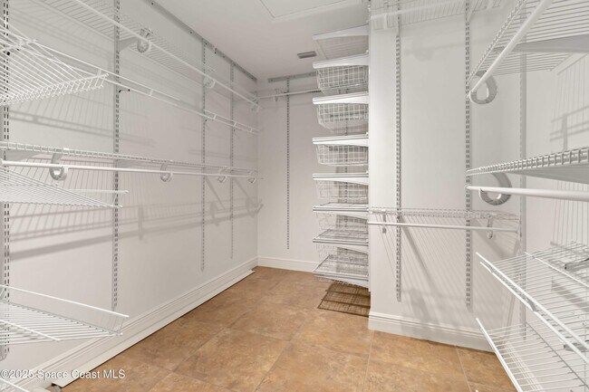 Building Photo - 3140 Constellation Dr