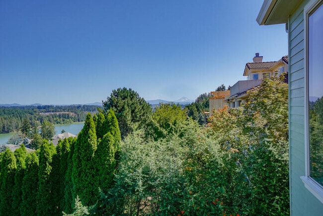 Building Photo - FOUR BEDROOM HOUSE IN LACAMAS SHORES WINTE...