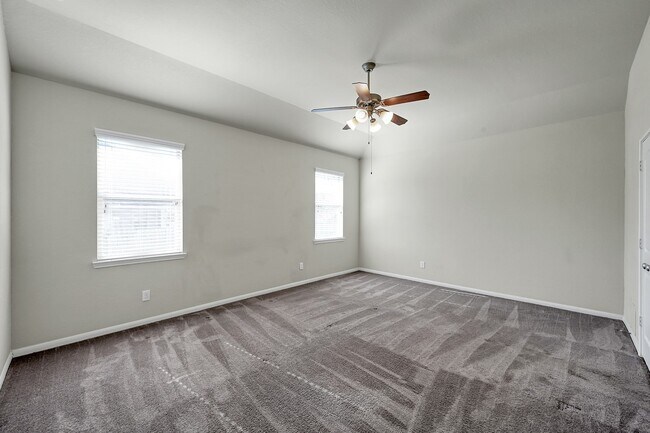 Building Photo - 30119 Saw Oaks Dr