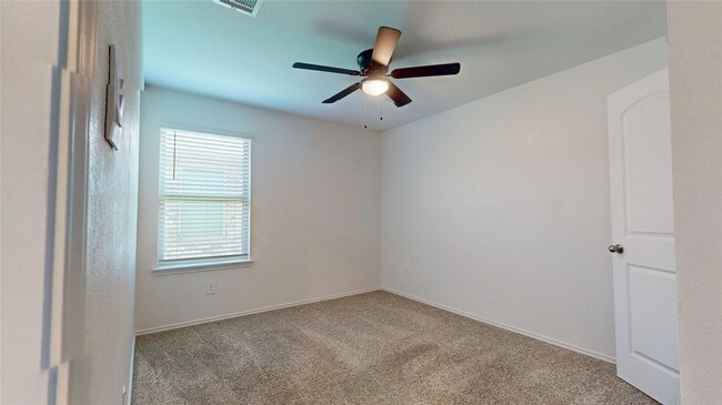 Building Photo - 16873 Short Pnes Dr