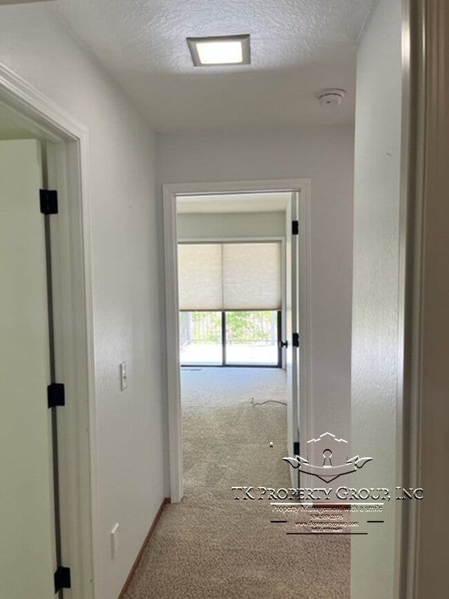 Building Photo - 13285 Sugarbush Ct