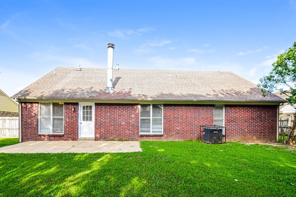 Building Photo - 7171 Dunbarton Dr
