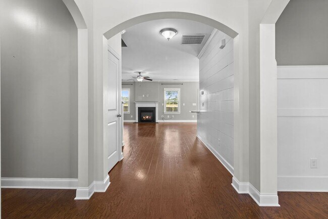 Building Photo - 4 Bedroom in Mimosa Bay with BONUS and BOA...